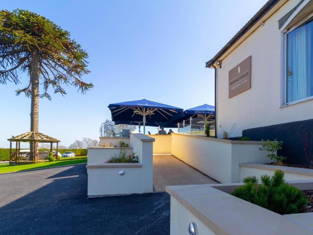 Springfield Hotel & Health Club Halkyn Екстериор снимка